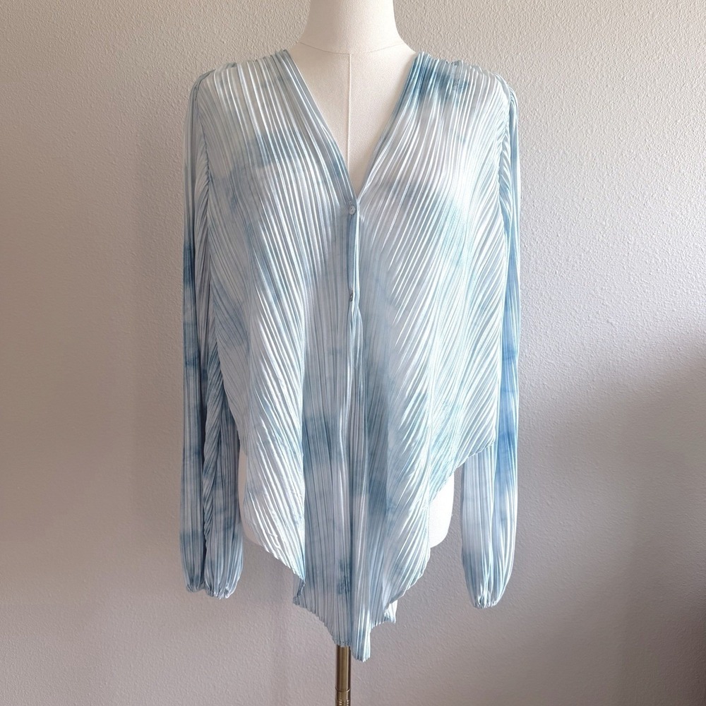 Lucy Paris Blue Tie Dye Plissé Wrap Top Button Front Boho Balloon‎ Sleeve Small - Picture 3 of 8